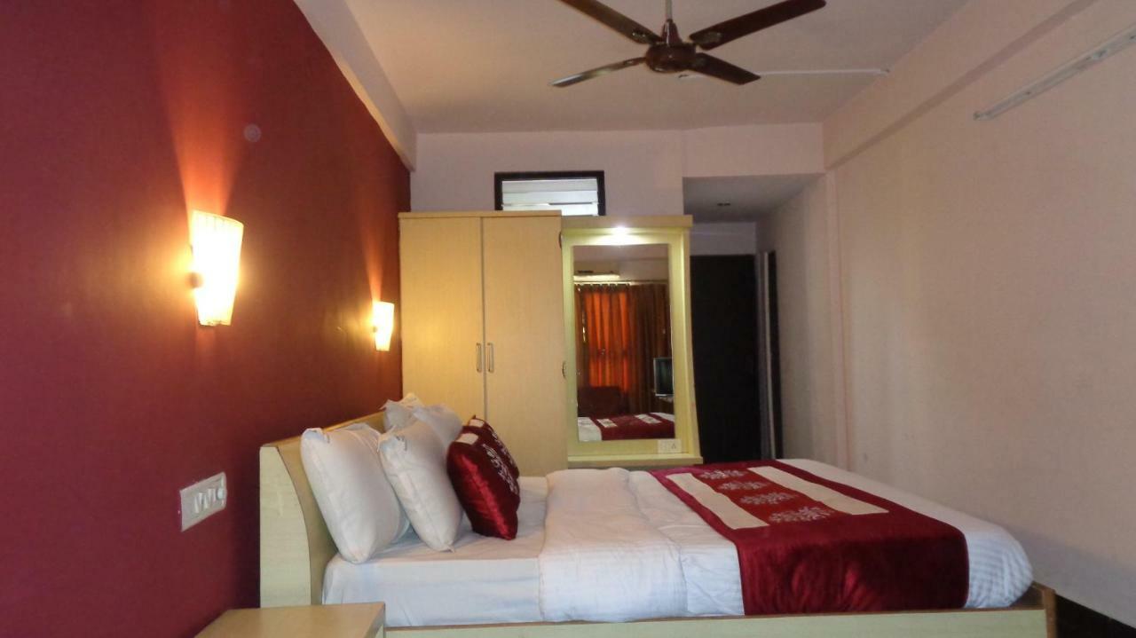 Hotel Ganesh Palace ไมซอร์ ภายนอก รูปภาพ